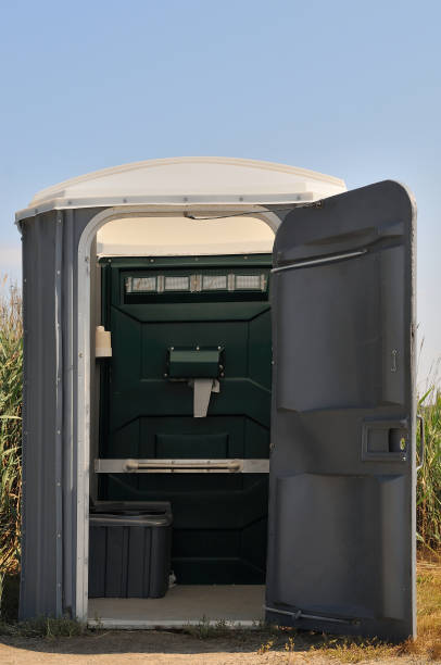 Porta potty delivery and setup in Crothersville, IN